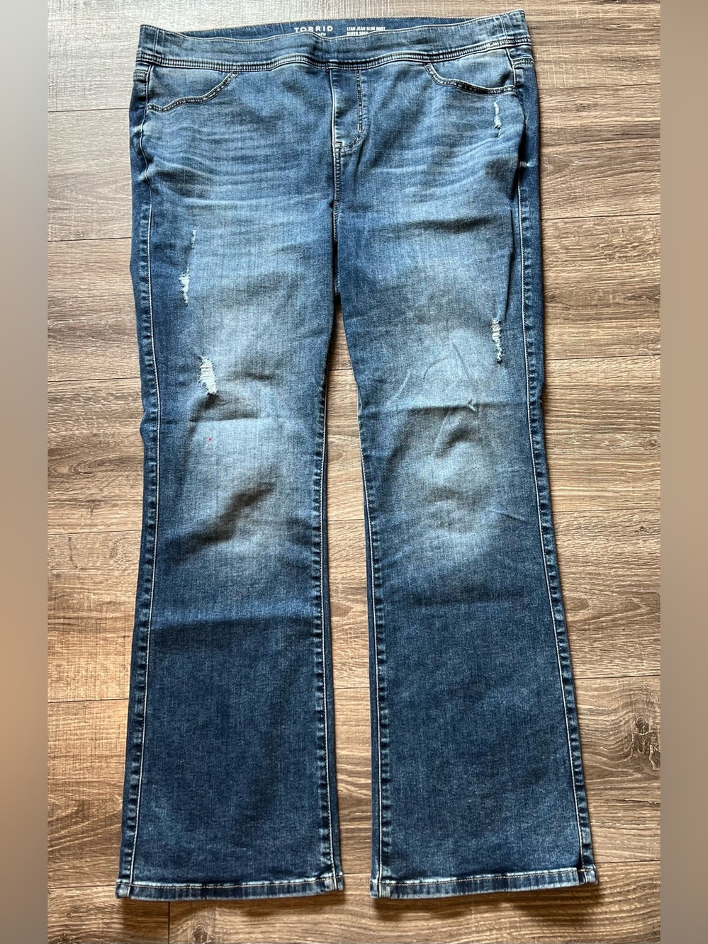 Torrid Lean Jean Slim Boot Super Soft Jeans Size 2R (approx US 18/20) Distressed